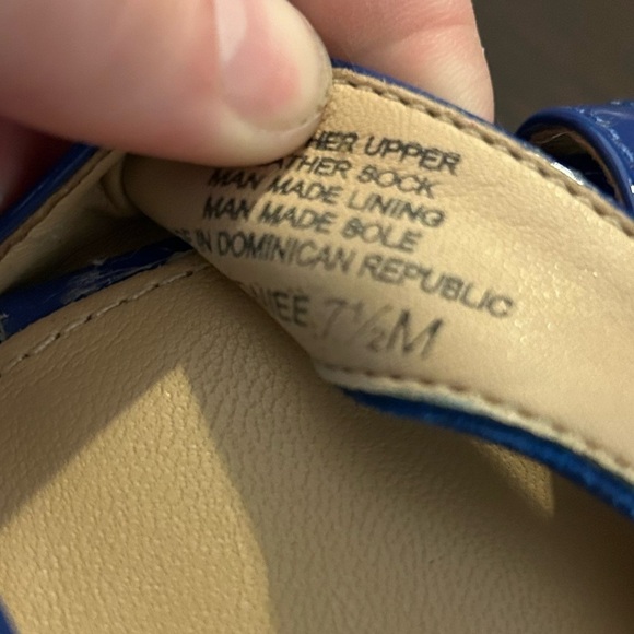 {Antonio Melani} Sydniee Cross Strap Ankle Wedge - Picture 6 of 6